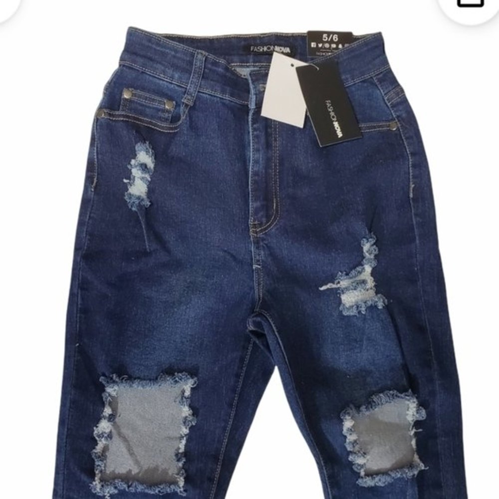FashionNova Distressed Ripped Blue skinny  Jeans Size 5/6 Cotton Denim *